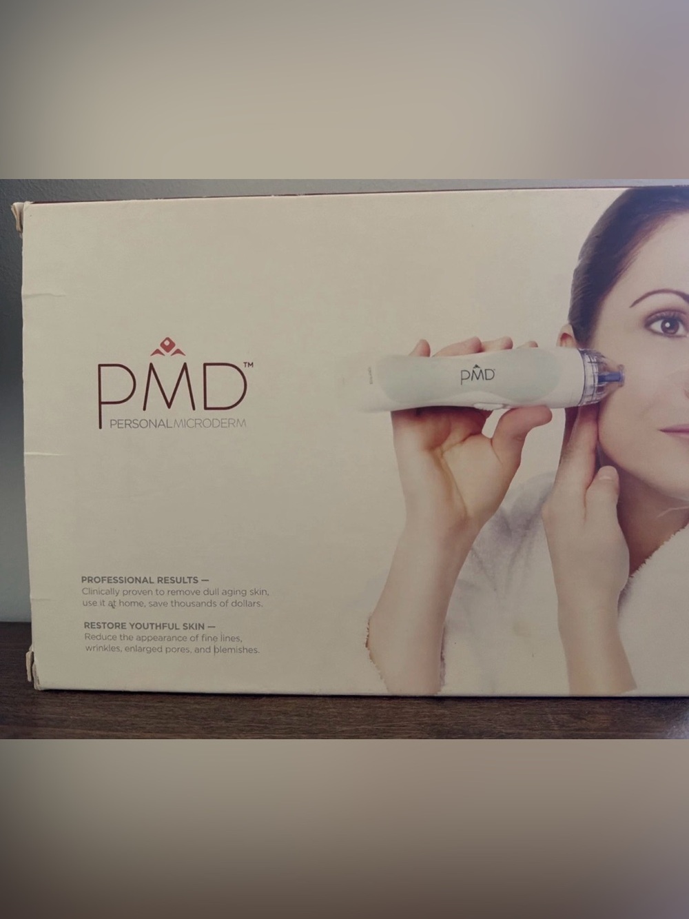 PMD Personal Microderm Microdermabrasion Machine with Kit and 12 Bonus Disks Box